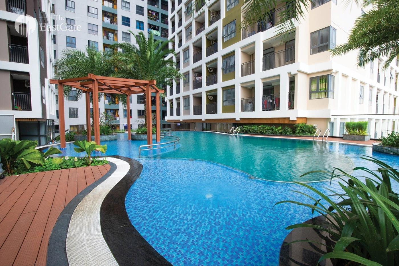 Hồ bơi tại dự án The East Gate Dĩ An, Bình Dương